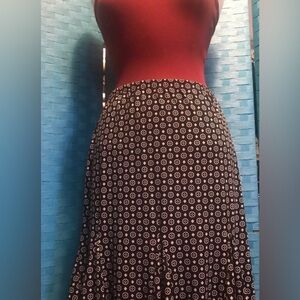 Briggs New York Stretch Flounce Hem Skirt and tank lot sold together.